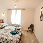 Halte, Proche Notre-dame Apartamento