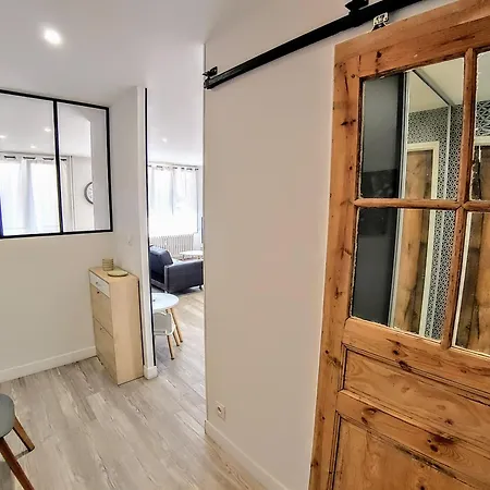 Halte, Proche Notre-dame