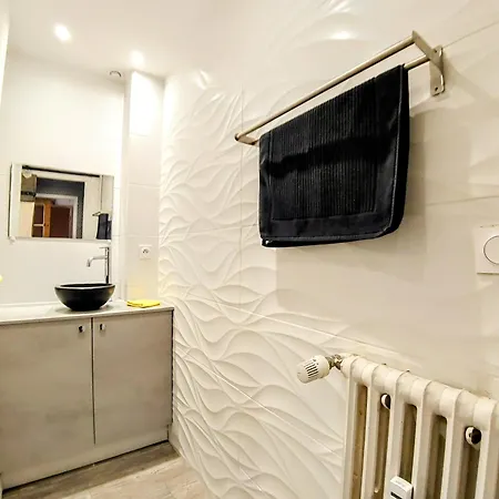 Halte, Proche Notre-dame Apartment *