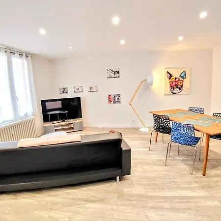 Halte, Proche Notre-dame