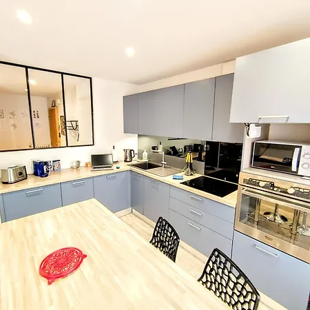 Halte, Proche Notre-dame 公寓 *